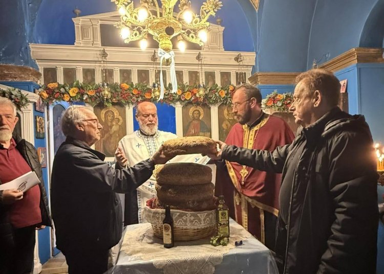 Ο Χρήστος Βερώνης παρέστη συμπροσευχόμενος στον πανηγυρικό εσπερινό του Αγίου Νικολάου στο ιστορικό εκκλησάκι της Καδένας