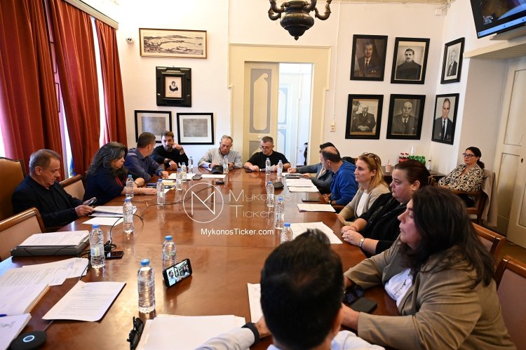 Χρήστος Βερώνης: Η Μύκονος γυρίζει αμετάκλητα την πλάτη στους νοσταλγούς της Αδράνειας - Τέλος εποχής για τη “Θεσμική” Υποκρισία και τις Χαμένες Ευκαιρίες