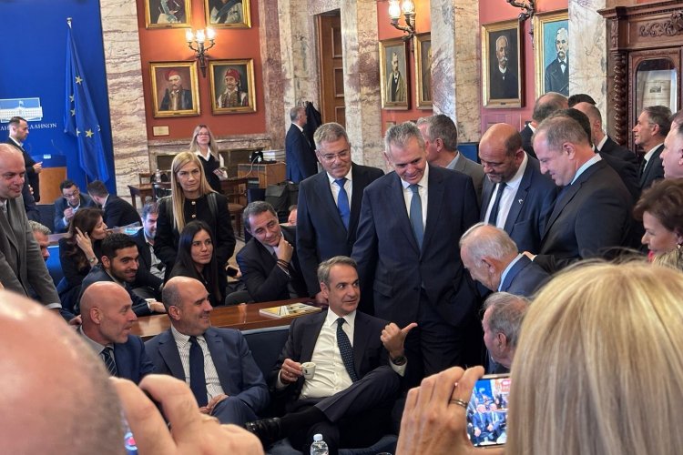 Gov & Political Affairs: Το ενδεχόμενο κυβέρνησης χωρίς τον Μητσοτάκη και τα σενάρια για Βενιζέλο