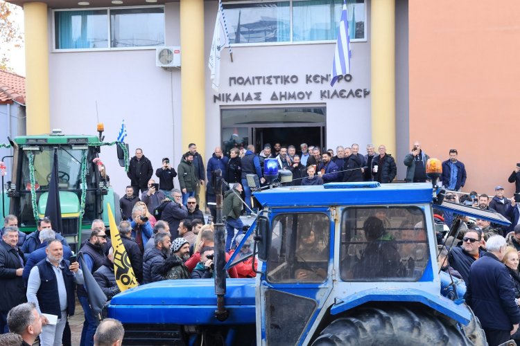 Παραμένουν στα μπλόκα οι αγρότες και αποστέλλουν τα αιτήματά τους στην κυβέρνηση