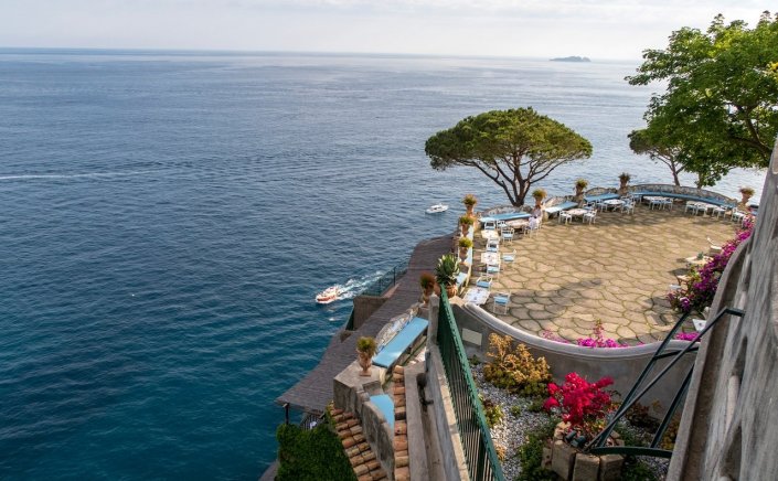 Tourism 2026: Η ωρολογιακή βόμβα στα θεμέλια του τουριστικού θαύματος!! Το στρατηγικό αδιέξοδο των υποδομών, η “κόπωση” της φέρουσας ικανότητας & το στοίχημα επιβίωσης, πέρα από την ευφορία των αριθμών!!