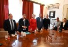 Mayor of Mykonos - Χρήστος Βερώνης: «Η Μύκονος ανακτά τη Λαμπρότητά της – Κοινωνική κατοικία, θεσμική σταθερότητα & Στρατηγική ανασυγκρότηση» [Video]