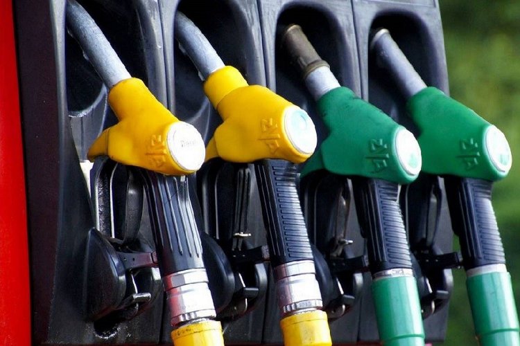 Anti-Inflation Measures Greece: Παρεμβάσεις «Μηδενικού Κόστους»!! Πώς θα λειτουργήσει το πλαφόν στα καύσιμα & η επιδότηση διυλιστηρίων!!