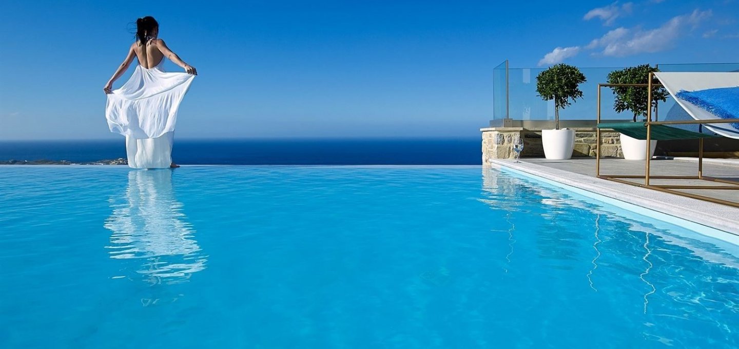 Hotel Pool Regulations Greece: Ασφάλεια στις Πισίνες Ξενοδοχείων!! Πότε οι Ναυαγοσώστες είναι υποχρεωτικοί σε Τουριστικά Καταλύματα - Τι προβλέπει ο νόμος για τη φετινή σεζόν!!