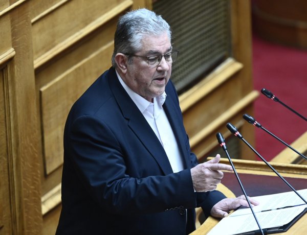 KKE leader Koutsoubas: Σφοδρή Επίθεση Κουτσούμπα σε Μητσοτάκη για τις υποκλοπές - «Δεν Ξεμπερδεύετε με έναν Ανασχηματισμό»