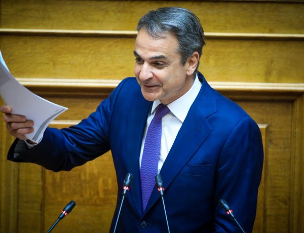 Oxford Neurosurgeon vs. Mitsotakis: Τι απαντά διακεκριμένος στην Οξφόρδη Έλληνας Νευροχειρουργός στον Κυριάκο Μητσοτάκη, που προκαλεί αίσθηση