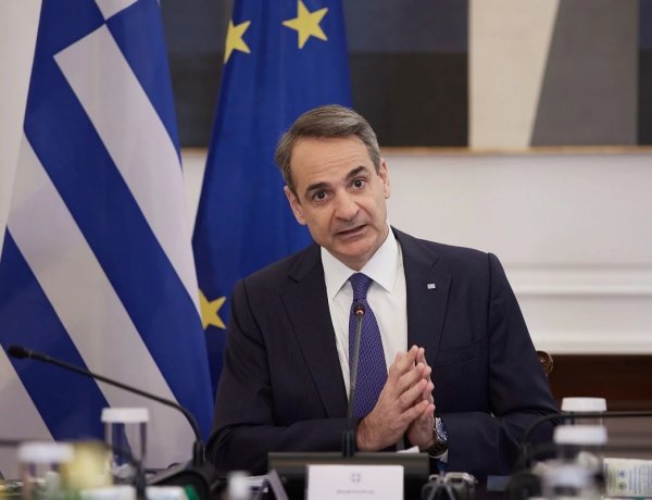 New Economic Relief Measures: Τα 8 μέτρα που ανακοίνωσε ο πρωθυπουργός - Άρση κατάσχεσης τραπεζικού λογαριασμού για χρέη, επέκταση στην επιδότηση σε diesel - Ενίσχυση συνταξιούχων - Τι αλλάζει για ενοικιαστές