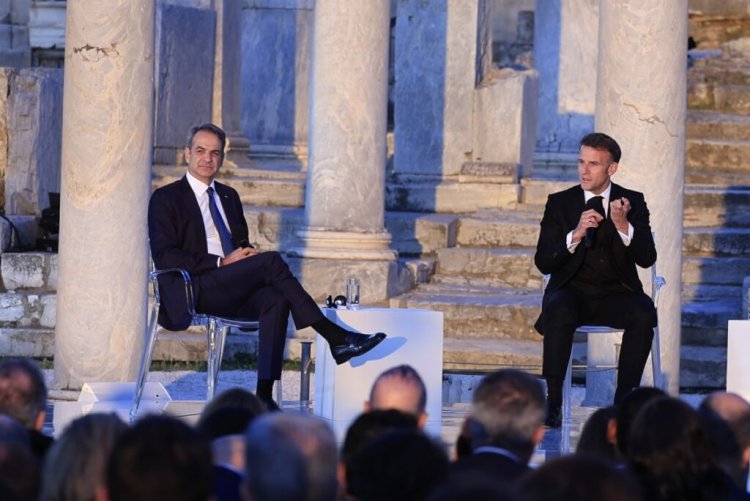 Mitsotakis - Macron Meeting in Athens: Μητσοτάκης - Μακρόν στη Ρωμαϊκή Αγορά!! Τα 10 κρίσιμα σημεία για το μέλλον της Ευρώπης, τις ΗΠΑ και την ελληνογαλλική συνεργασία!!