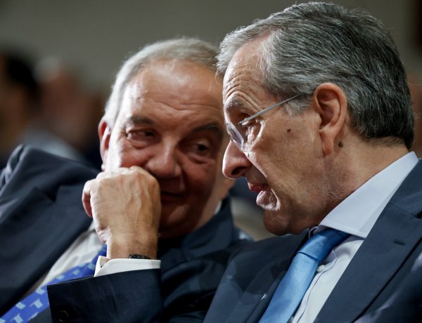 ND Internal Crisis, Karamanlis-Samaras: Τα «ηχηρά μηνύματα» Καραμανλή και το έτοιμο κόμμα Σαμαρά! Η στρατηγική της αναμονής που παραλύει το Μαξίμου!