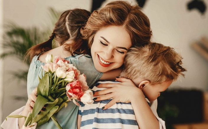 Mother's Day History: Γιορτάζοντας τη Μητρική Αγάπη! Η Ιστορία της Ημέρας της Μητέρας & Πώς ξεκίνησε η γιορτή της γονιμότητας και της μητρότητας!