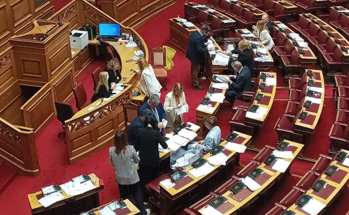 ND Parliamentary Majority Question: Έχει η ΝΔ τη «δεδηλωμένη»; Οι απώλειες και το θρίλερ της ψηφοφορίας! Το πρόβλημα συνοχής της ΝΔ & οι «βολικές» απουσίες!