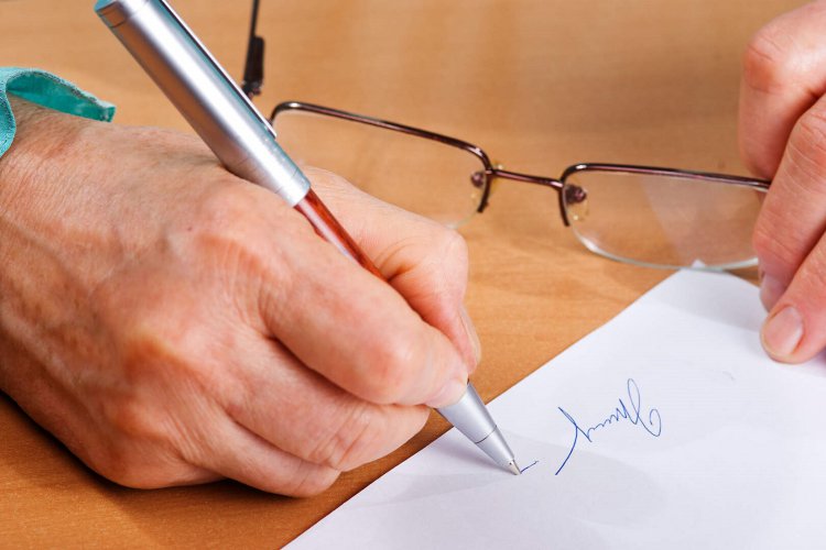 Holographic Will Handwriting Analysis: Πότε απαιτείται γραφολογικός έλεγχος σε ιδιόχειρη διαθήκη;