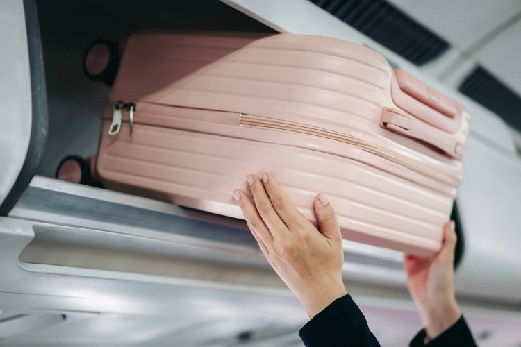 Cabin Baggage Fees Europe: Τέλος η δωρεάν χειραποσκευή! Ποιες ευρωπαϊκές αεροπορικές βάζουν έξτρα χρέωση!