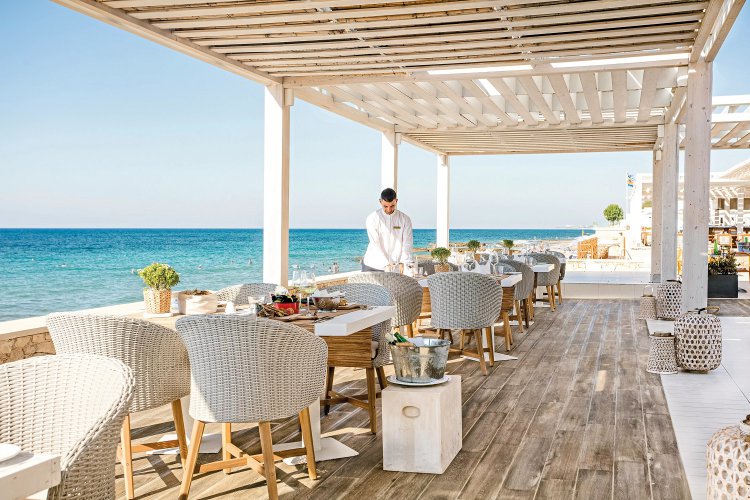 Travel Trends 2026: Τάσεις του ελληνικού τουρισμού για το 2026, με τους κλασικούς δημοφιλείς προορισμούς να διατηρούν τη δυναμική τους! Ποιοι προορισμοί κυριαρχούν!