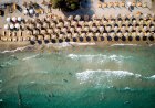 Beach Drone Controls 2026: Σκανάρισμα στις ακτές! Τα drones φέρνουν σαρωτικές αλλαγές για ξαπλώστρες & επιχειρήσεις - Η ακτινογραφία των νέων μέτρων, οι προσωρινές παραχωρήσεις, τα πρόστιμα!