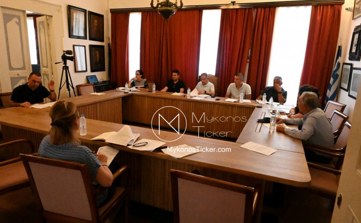 Mykonos MC: Οι 6 αποφάσεις που ενεργοποιούν τον επιχειρησιακό μηχανισμό της Μυκόνου - Χρηματοδότηση, Ναυαγοσώστες, Φύλαξη Υποδομών και Οικονομικός Έλεγχος