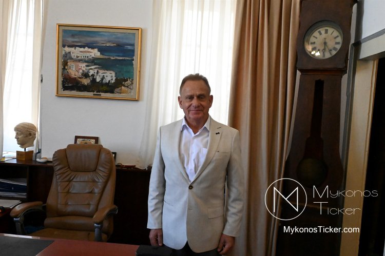 Χρήστος Βερώνης στους Μαθητές Μυκόνου: «Οι Πανελλαδικές είναι ένας σταθμός - Όχι το Μέτρο της Αξίας σας», «Είμαστε ήδη περήφανοι για εσάς»