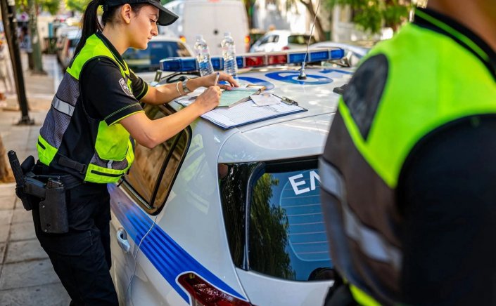 Digital Enforcement: Τέλος τα μπλοκάκια της Τροχαίας! Έρχονται οι ψηφιακές κλήσεις σε πραγματικό χρόνο, μέσω tablets και θα έρχονται στο κινητό - Πώς θα πληρώνονται!