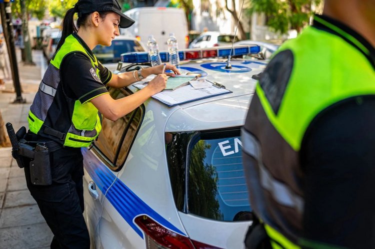 Digital Enforcement: Τέλος τα μπλοκάκια της Τροχαίας! Έρχονται οι ψηφιακές κλήσεις σε πραγματικό χρόνο, μέσω tablets και θα έρχονται στο κινητό - Πώς θα πληρώνονται!