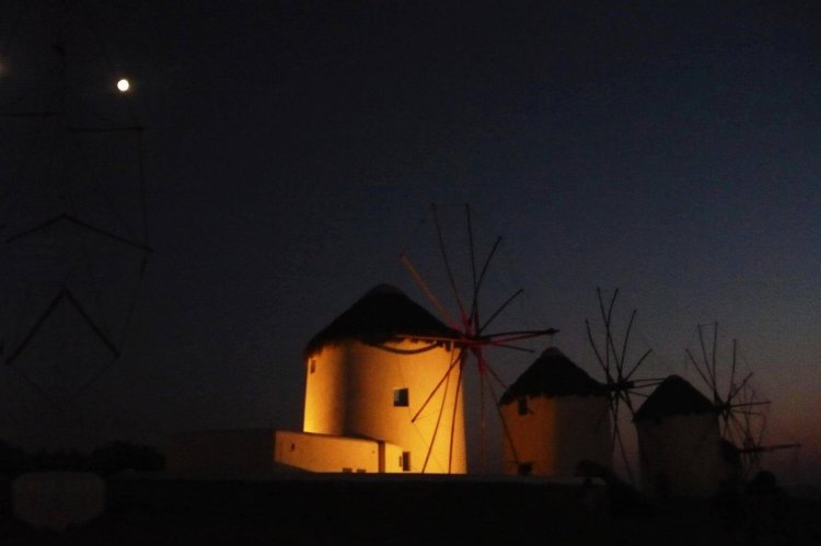 Sturgeon Blood Moon: Η Αυγουστιάτικη Πανσέληνος! Πότε θα δούμε το ματωμένο «Φεγγάρι του Οξύρρυγχου» με μερική έκλειψη Σελήνης!