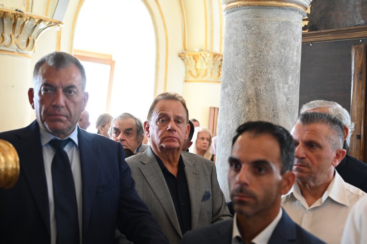 Alternate Minister of Sports Γιάννης Βρούτσης στη Μύκονο: Τιμά την Απόδοση της Κοιμήσεως της Θεοτόκου και εποπτεύει καθοριστικά Αθλητικά Έργα