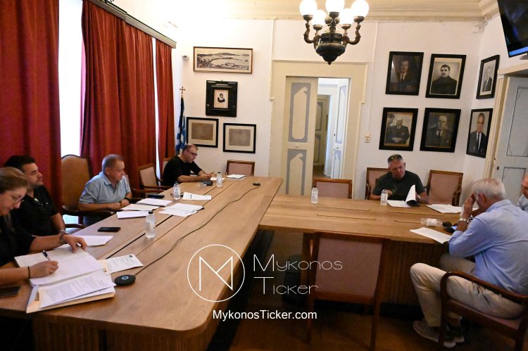 Mykonos Municipal Committee: Ο Δήμος δρομολογεί δράσεις σε Παιδεία, Περιουσία, Εργασία και Water Security του Νησιού [Analysis]