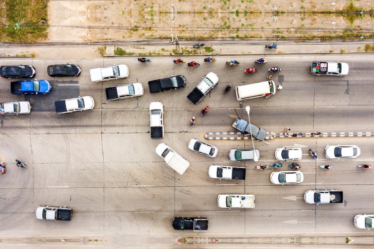 Illegal U-Turn Fines: Παράνομη αναστροφή! Πώς το πρόστιμο «εκτοξεύεται» από τα 350 στα 4.000 ευρώ.... και 8 χρόνια αφαίρεση της άδειας οδήγησης!