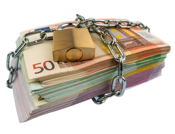 Asset Freeze: Δεσμεύονται οι περιουσίες των κατηγορουμένων στις υποθέσεις Pizza Fan & «Χωριάτικο» - Εκτός μέτρου οι λογαριασμοί μισθοδοσίας