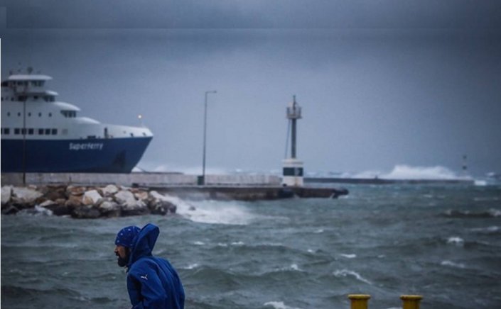 Travel Disruption: Απαγορευτικό απόπλου από το λιμάνι του Πειραιά και το Λαύριο, ακυρώσεις και τροποποιήσεις δρομολογίων - Τι ισχύει σε Ραφήνα