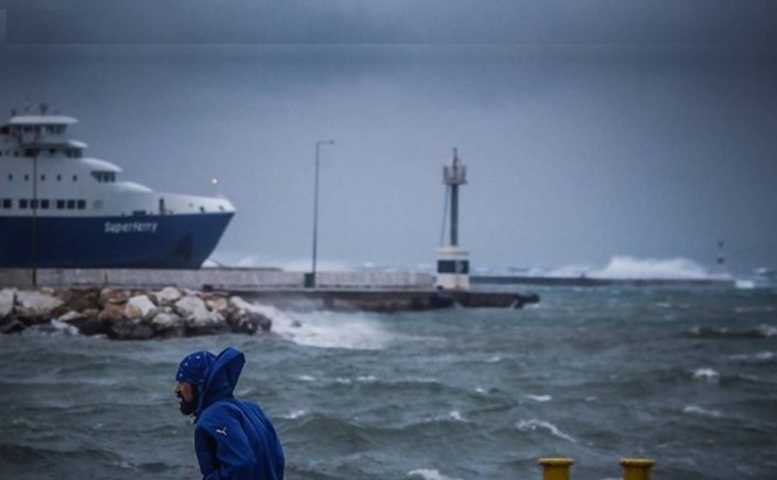 Travel Disruption: Απαγορευτικό απόπλου από το λιμάνι του Πειραιά και το Λαύριο, ακυρώσεις και τροποποιήσεις δρομολογίων - Τι ισχύει σε Ραφήνα